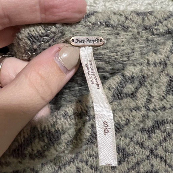 Free People Snow Bunny Pullover Sweater Size Small - Picture 4 of 9